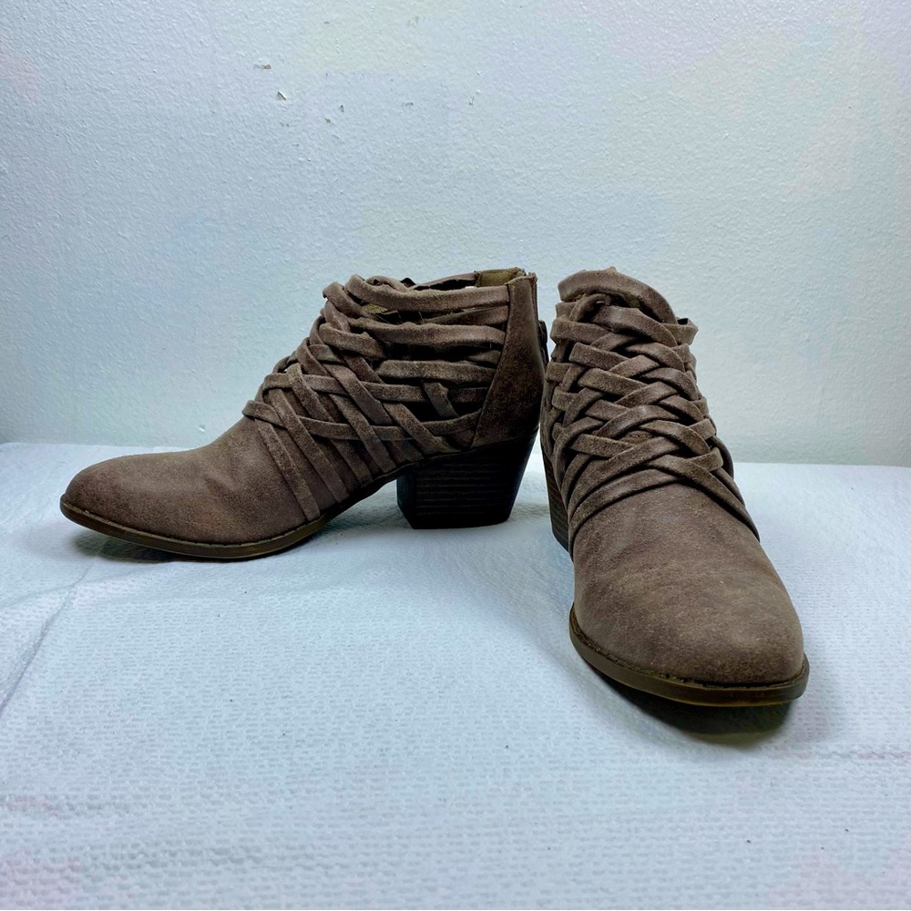 Fergalicious By Fergie Tan Weever Boots Block Heels Ankle Zip Women's 6M